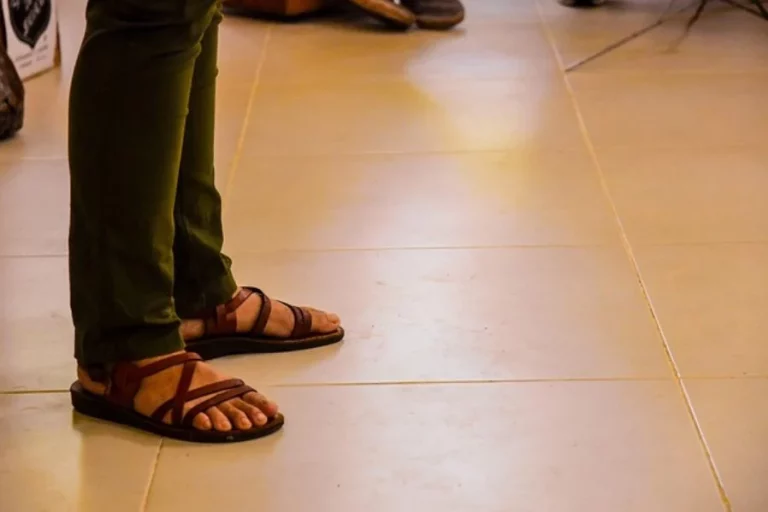 No vas a encontrar nada mejor que estas 4 sandalias de Zara y Stradivarius para todos los estilos y tipos de pie