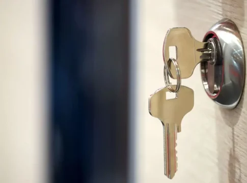 Por qué es peligroso dejar las llaves puestas Por qué es peligroso dejar las llaves puestas