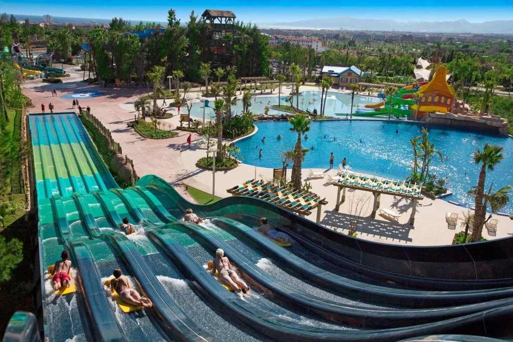 Los 7 parques temáticos más impresionantes de España que puedes visitar este verano 45 PortAventura World (Tarragona)