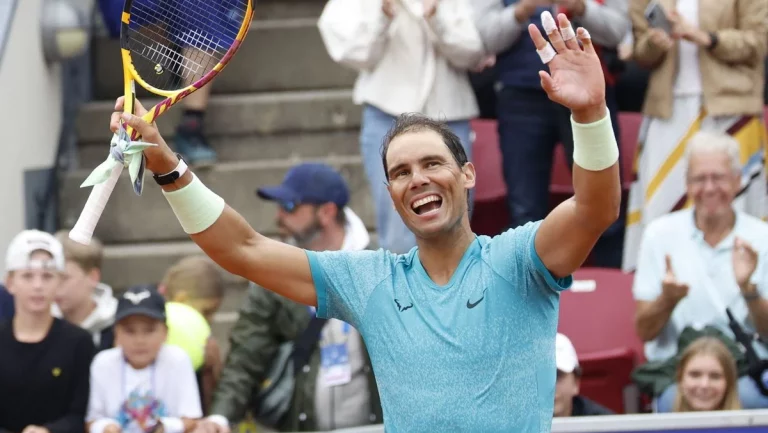 Rafa Nadal reaparece por sorpresa en una pista de tenis