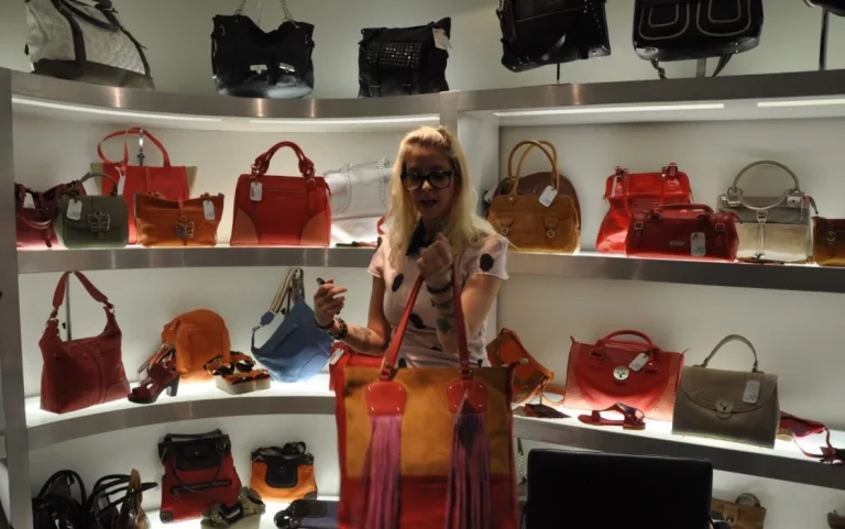 Seleccionamos 5 bolsos de C&A por menos de 12 euros con colores irresistibles