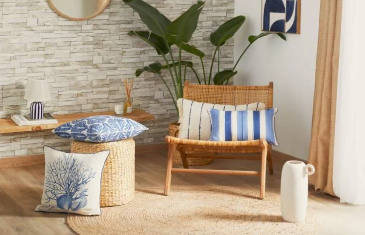 Seleccionamos lo mejor de las novedades de Leroy Merlin para el verano: cojines, lámparas y hasta puffs