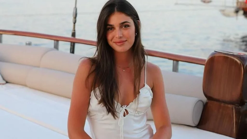 Sira Martínez revienta Instagram con su primera foto de 2025 ¿es Le Normand? 1 Sira Martínez levanta sospechas en Formentera: ni rastro de Le Normand