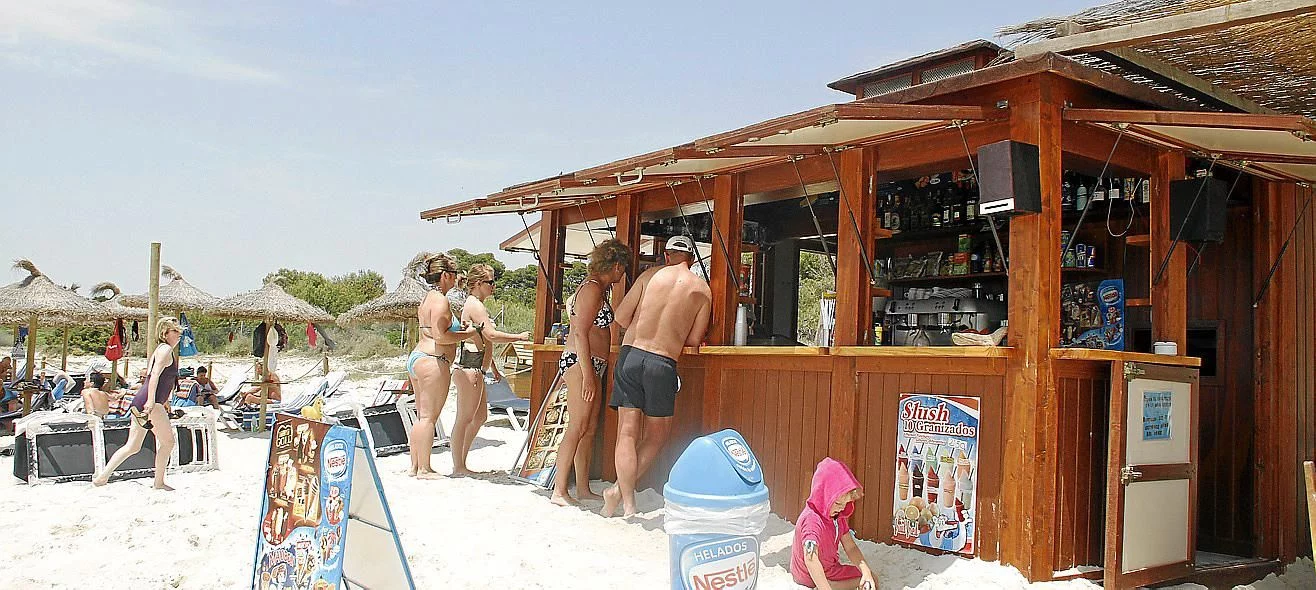Subida de precios injustificada en chiringuitos Subida de precios injustificada en chiringuitos: las cañas alcanzan nuevos máximos