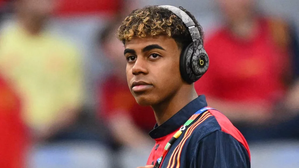 Lamine Yamal y Álex Padilla confirman que están juntos: foto viral 61 Una canción significativa