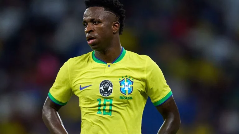Leyenda del Real Madrid asesta golpe definitivo a Vinicius
