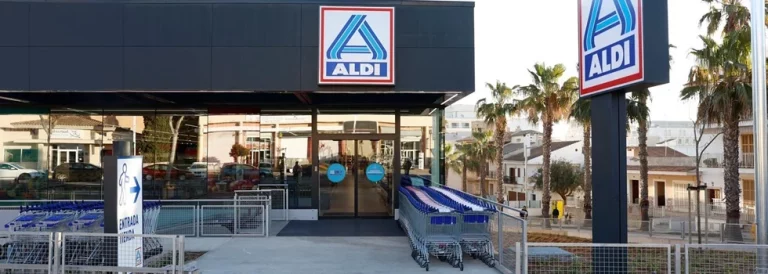 El flotador está anticuado: Aldi vende el invento de moda para la piscina y la playa por 8 euros