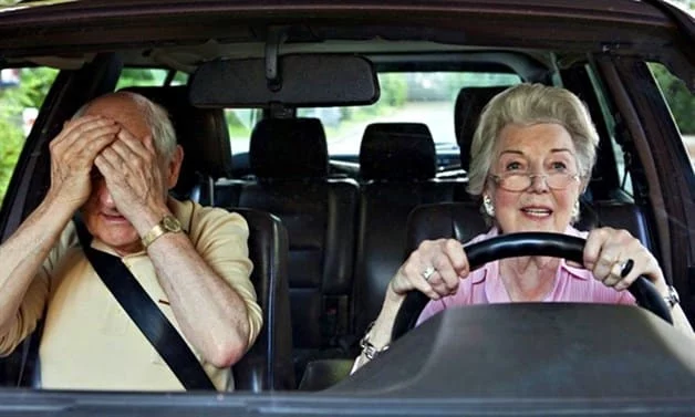Importancia de la seguridad vial en la tercera edad