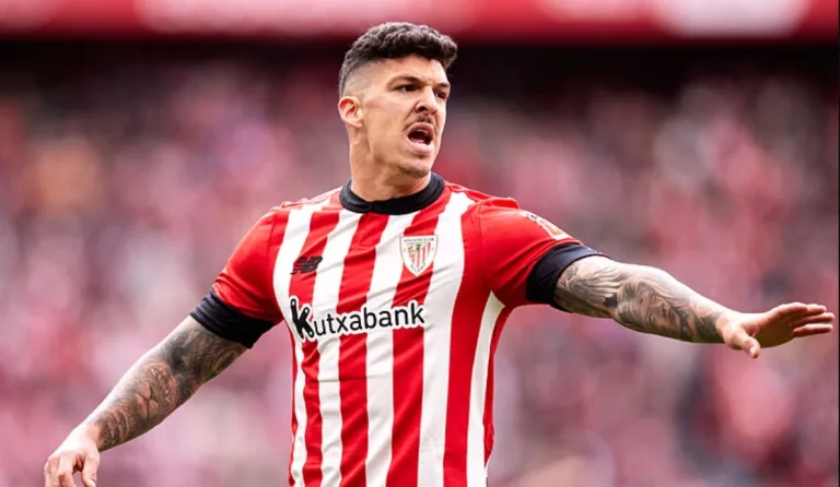 El lateral derecho del Racing otro histórico del Athletic