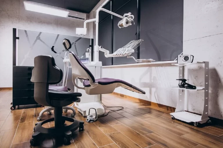 Clínica Dental Medyclinic: Excelencia en tratamientos dentales y trato personalizado en Granada