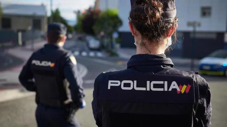 Interceptan un pesquero con 500 kilos de cocaína y detienen a 6 personas al en Canarias