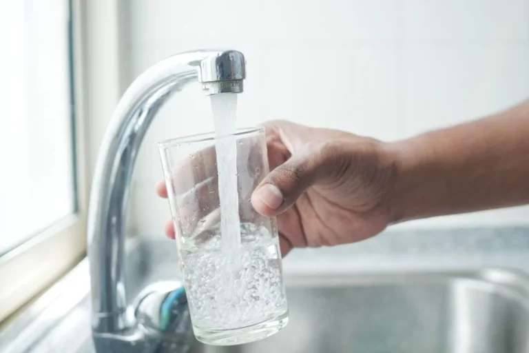 La eterna cuestión: ¿es Madrid la ciudad de España con mejor agua del grifo? Responde la OCU