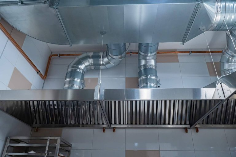 V&C Grupo Industrial, especialistas en campanas industriales a medida para entornos gastronómicos