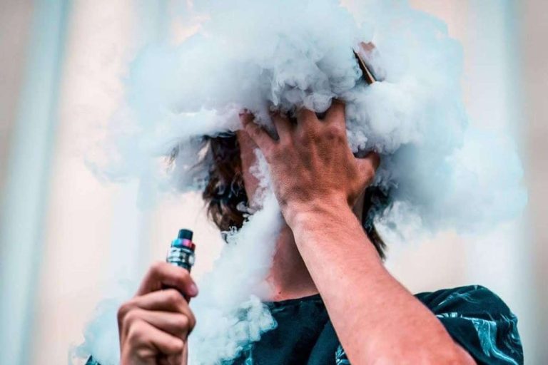 El vapeo afecta la salud bucodental, pulmonar y cardiovascular