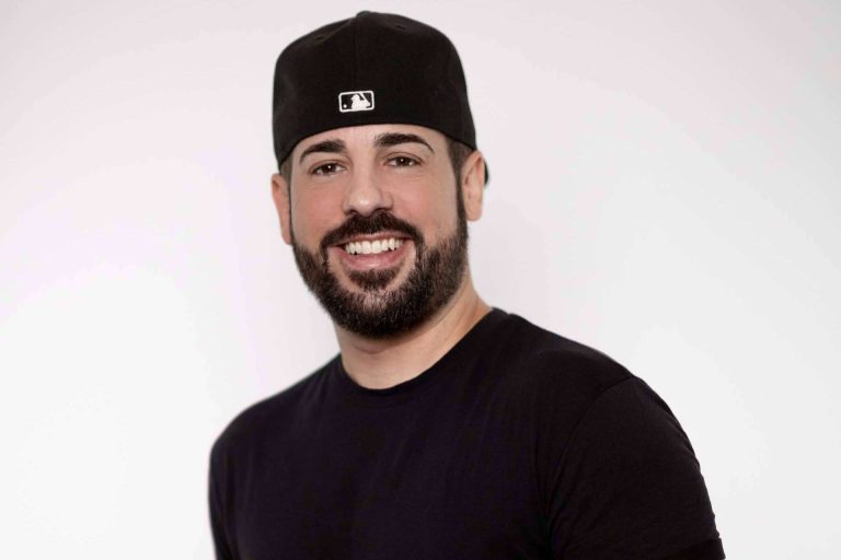 Txiki Bastida hace feliz a miles de personas.