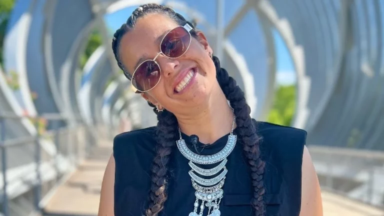 Isabel Aaiún y su arrolladora 'Potra Salvaje' recorren 10 enclaves españoles: ¡Localidades agotadas en Madrid!