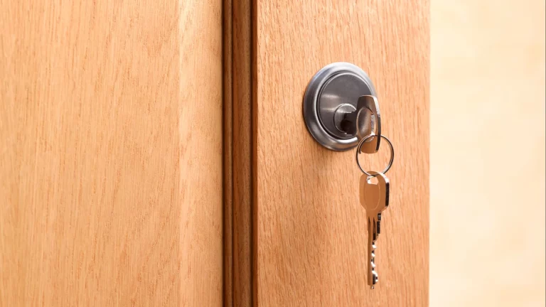 Alerta de la Policía Nacional: si ves esto en la puerta de tu casa, peligro de ladrones u okupas