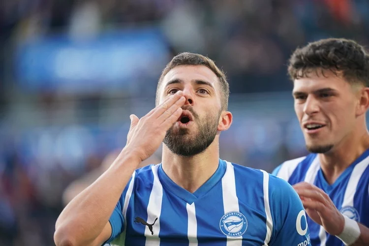 Luis Rioja habla con Osasuna mientras Mallorca y Valencia siguen atentos 1 luis rioja osasuna mallorca valencia