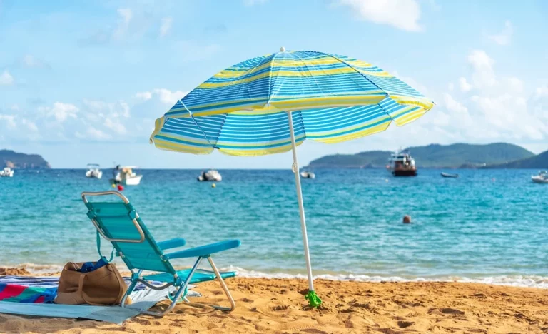 Multas en la playa: todo lo prohibido por lo que pueden empapelarte este verano