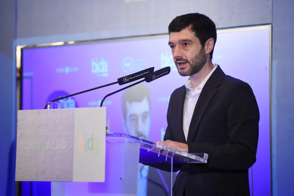 El Ministerio de Consumo empieza a advertir por privado a los creadores de contenido y a las marcas por la publicidad encubierta 1 El ministro de Derechos Sociales, Consumo y Agenda 2030, Pablo Bustinduy