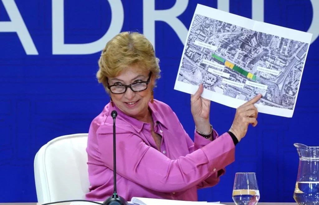 La delegada del Área de Obras y Equipamientos, Paloma García Romero, a la hora de presentar el soterramiento de M-30 en las cinco torres
