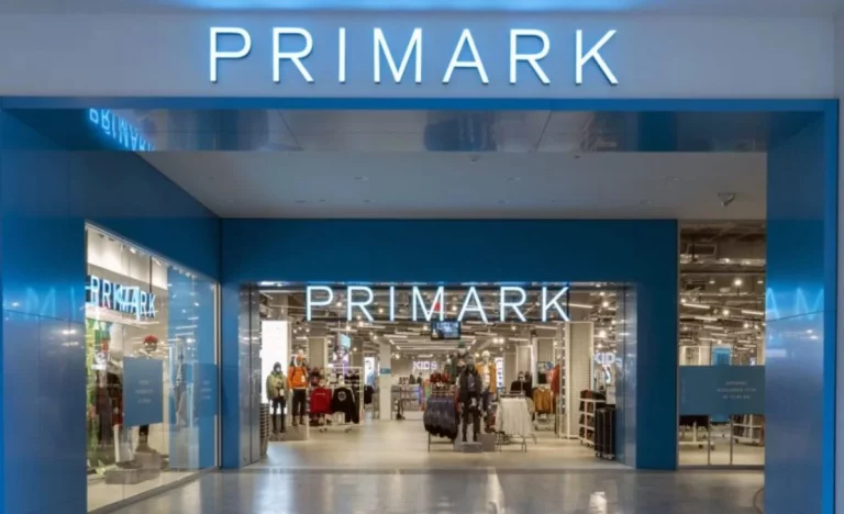 ¡No la encontrarás en Zara Home! Esta vajilla inspirada en Los Bridgerton, causa sensación en Primark