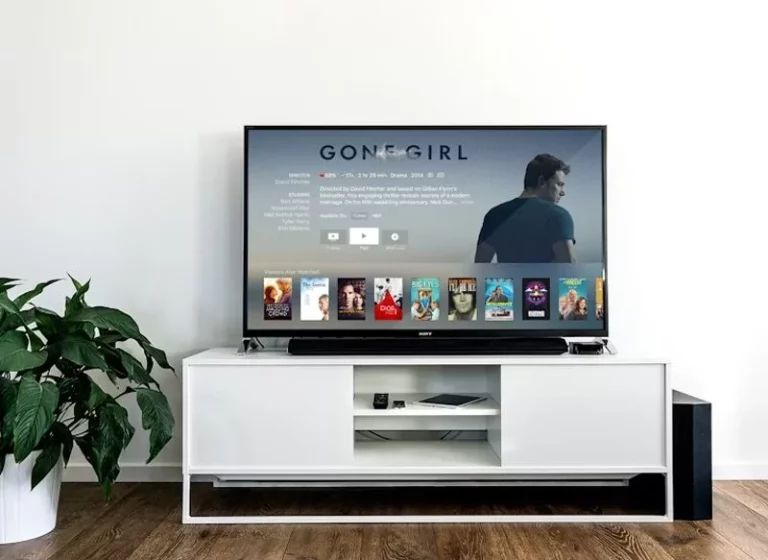 Las apps esenciales que debes instalar en tu Smart TV: Netflix, Spotify, Tidal, VLC...