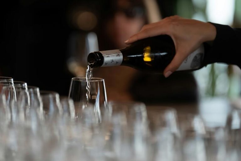 El 9% de los españoles de 15 a 64 años bebieron alcohol a diario en el último mes, según el parte del Gobierno