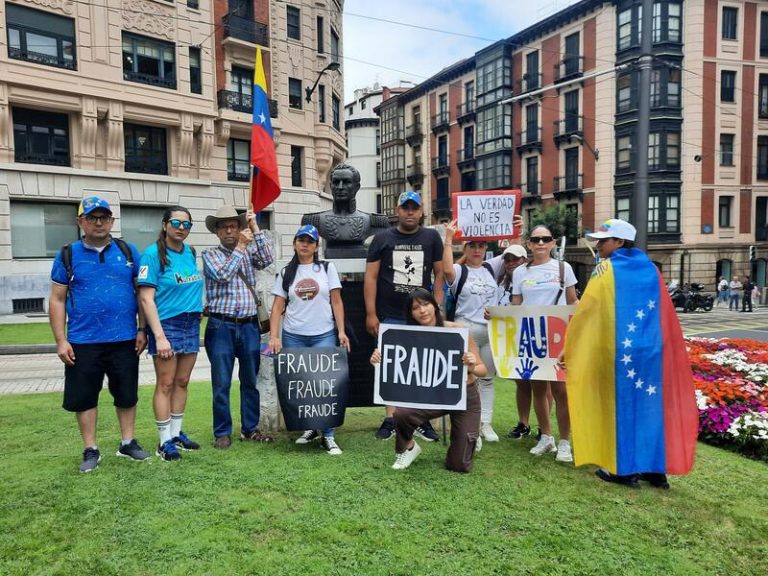 Venezolanos en Bilbao plantan cara al supuesto engaño electoral en su país