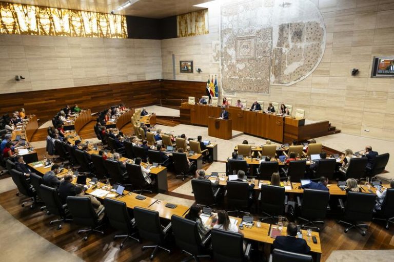 Extremadura se plantanta ante el concierto catalán: PP y PSOE se alían para defender sus intereses