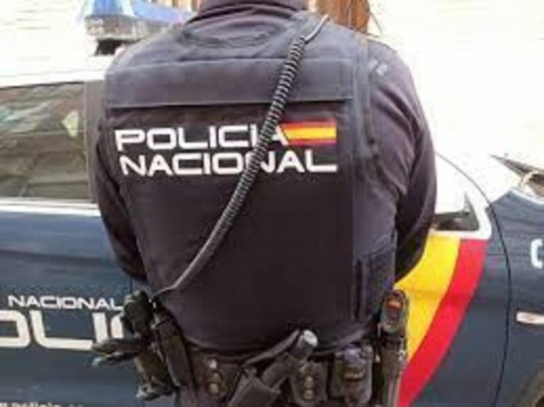 Alerta en Valladolid: Dos sujetos capturados por conducir un coche robado