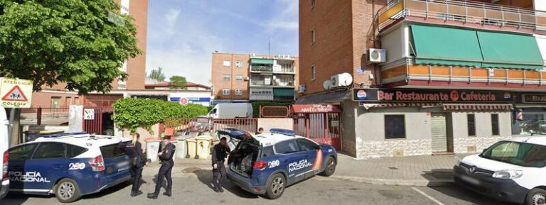 Un total de 9 detenidos y seis heridos, uno de ellos policía, en una reyerta en un bar en Aluche, Madrid