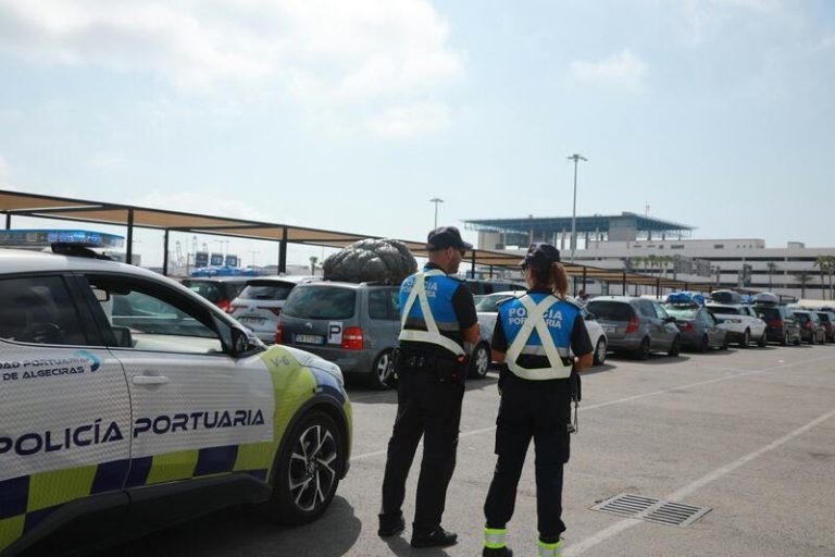 Casi 71.000 personas embarcaron el fin de semana en Algeciras y Tarifa con la mayor afluencia