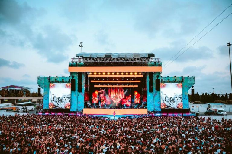 El Reggaeton Beach Festival congrega a 40.000 personas en el final de su gira en Torrevieja