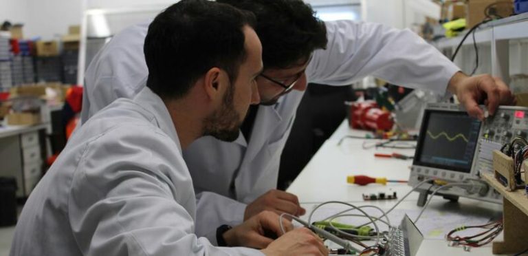 Alumnos de FP Dual conquistan el mercado laboral: Endesa les abre las puertas