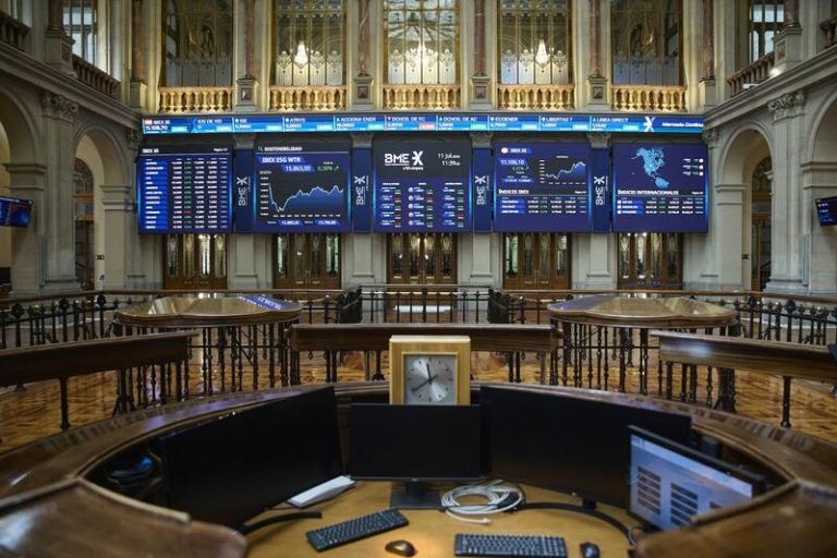 El auge de las fusiones y adquisiciones en España: un crecimiento del 38% hasta julio, según el informe de TTR