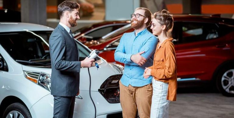 BBVA impulsa un proyecto junto a 75 concesionarios para impulsar la adopción del coche eléctrico en España