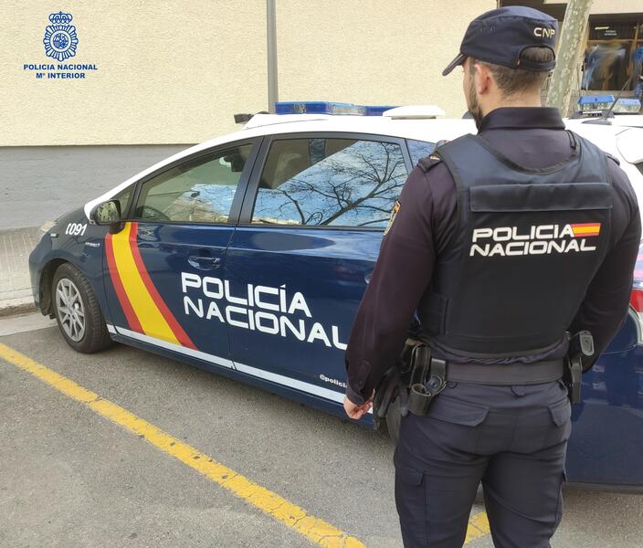¡Indignación en Mallorca! Individuo sorprendido en comportamiento obsceno en zona de juegos