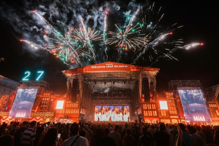 Hombres G reúne a 40.000 asistentes en el cierre de Sonorama Ribera 2024