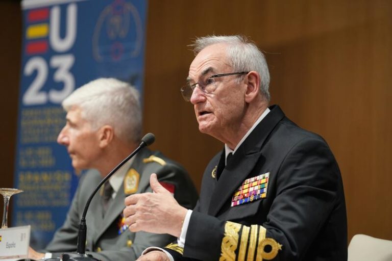 España se compromete sin fecha de caducidad a respaldar a Ucrania con material moderno, según el JEMAD