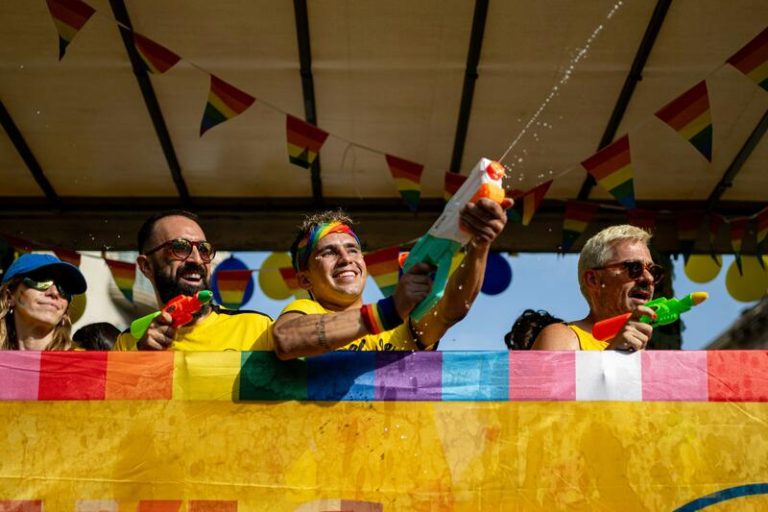 FELGTBI+ alerta sobre el inquietante incremento de la LGTBIfobia entre los hombres más jóvenes