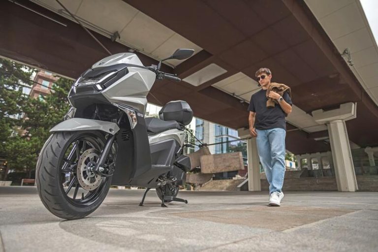 Kymco venderá la moto Sky Town 125 ABS en España por menos de 3.000 euros