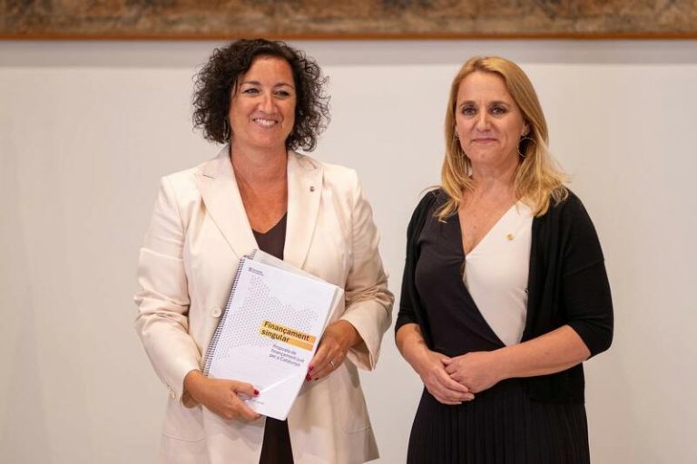 La exministra de Economía traspasa al sucesor del PSC el plan de financiación especial para Cataluña