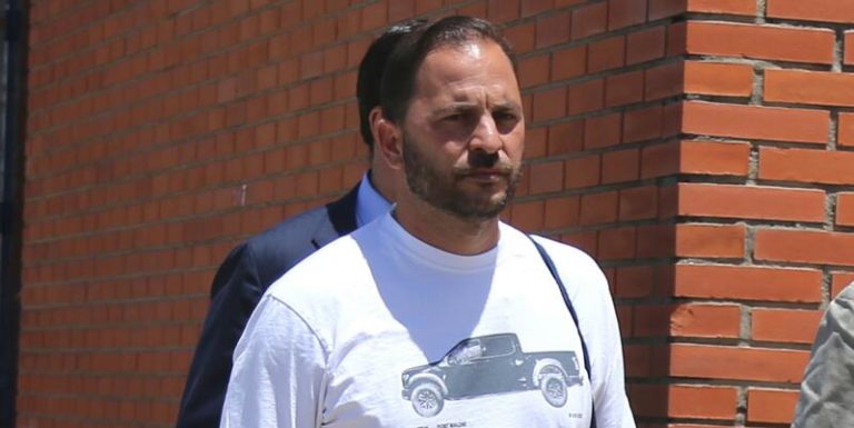 Antonio Tejado causa revuelo en Sevilla con su desenfrenada juerga y alardea de su paso por la cárcel