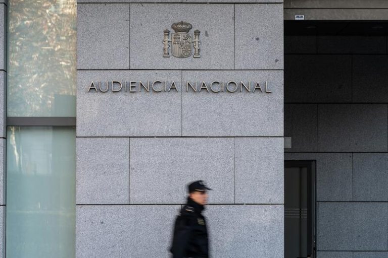 Juez decide prolongar la pesquisa sobre el 'caso Pegasus' 6 meses más, esperando el análisis del Servicio de Inteligencia