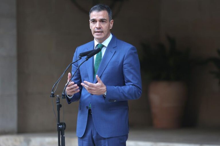 Sánchez expresa su apoyo a la familia de la víctima de Valladolid y llama a la unión contra la violencia de género