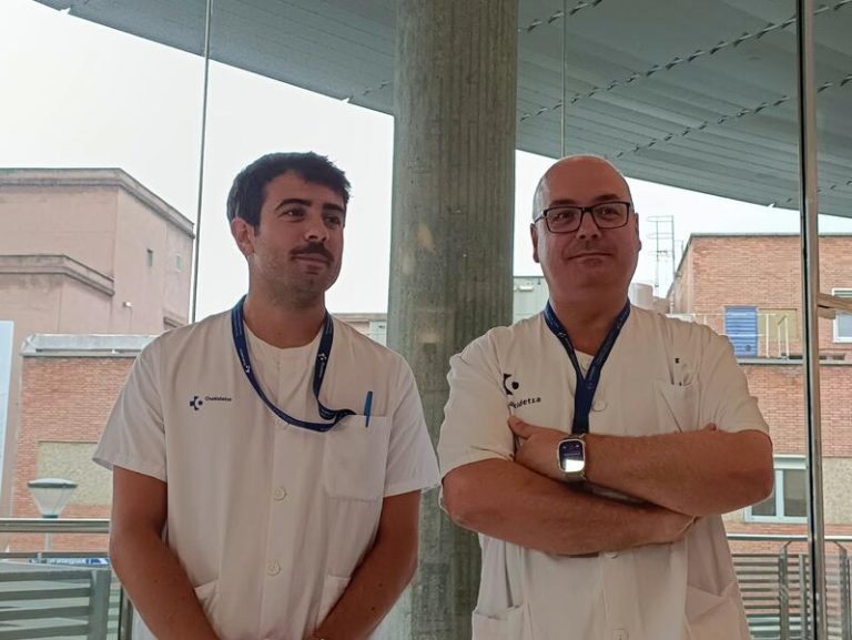 Padre e hijo sobreviven a trágico accidente en Tanzania, mientras madre e hija pierden la vida