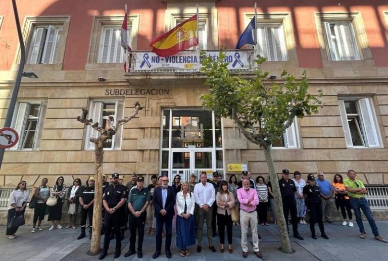 Una multitud de ciudadanos de Castilla y León protestan contra el feminicidio de Mónica