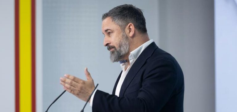 Vox condena la fiesta del 'Día del Inútil' en Etxarri, con los 