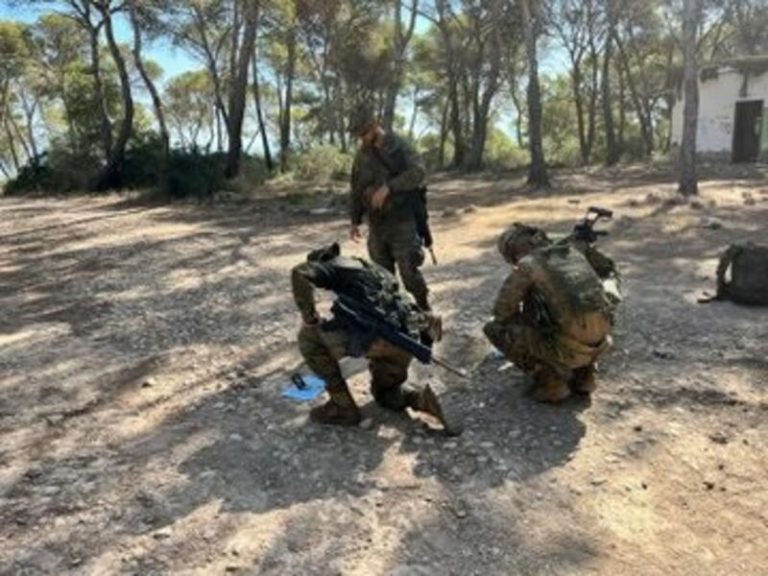 Soldados del Ejército se reúnen en Ibiza para maniobras bélicas